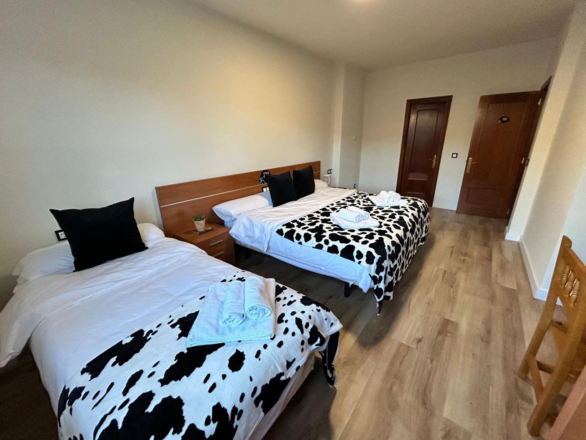 Bicis & Vacas Hotel La Pola de Gordon Kültér fotó