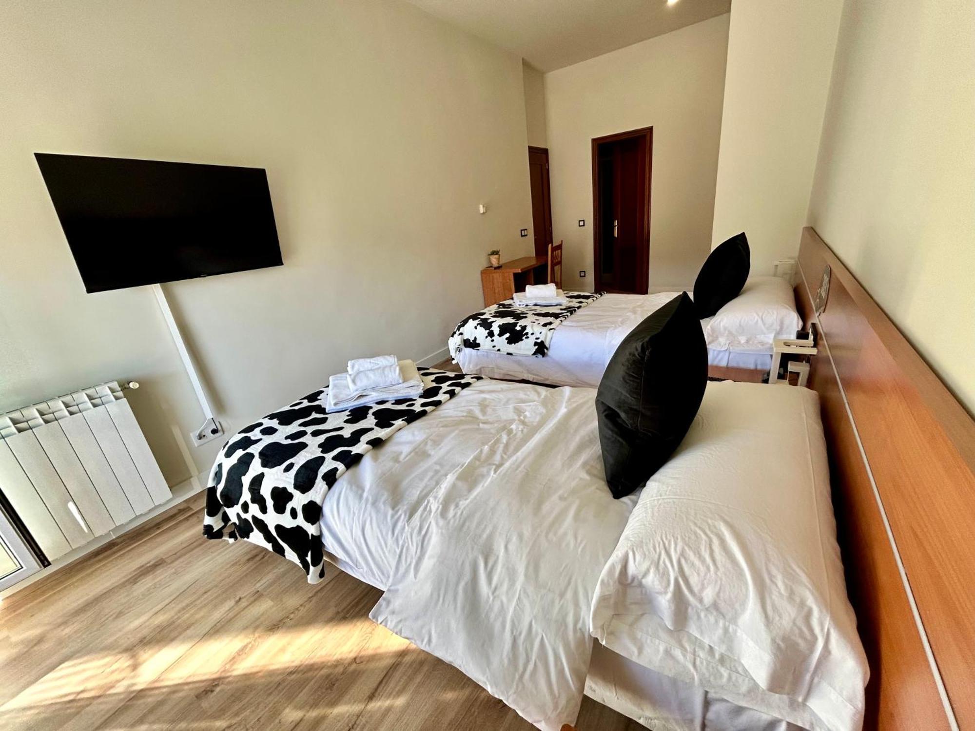 Bicis & Vacas Hotel La Pola de Gordon Kültér fotó