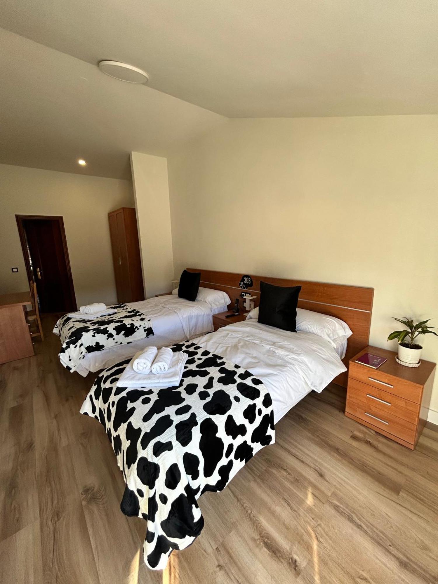 Bicis & Vacas Hotel La Pola de Gordon Kültér fotó
